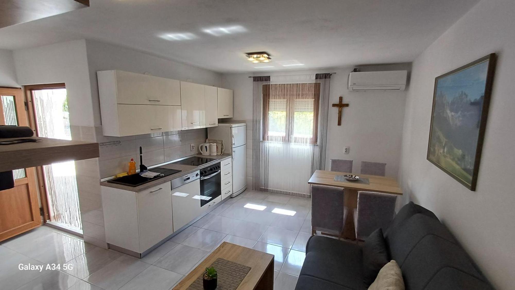 Ferienwohnung Leo Vir Exterior foto